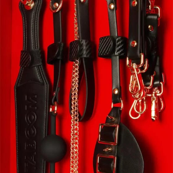 Taboom – Masterpiece 11 részes BDSM-készlet bőröndben