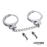   LateToBed – ezüstszínű cinkötvözet csuklóbilincs (218 gramm)