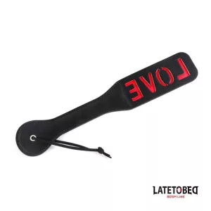 LateToBed – paskoló LOVE felirattal