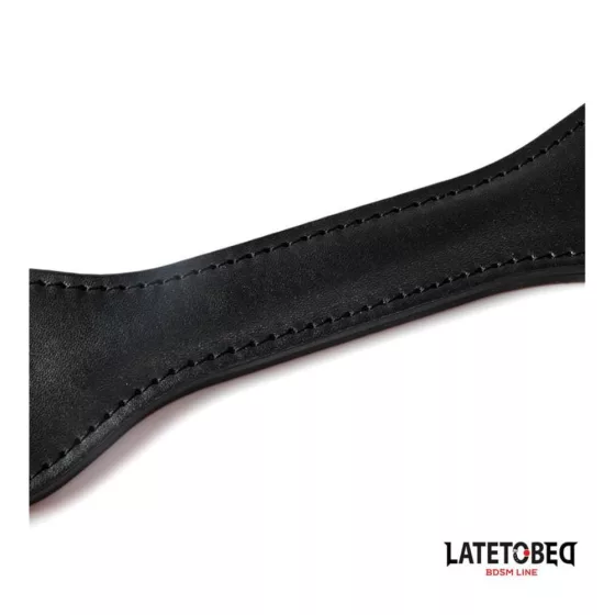 LateToBed – paskoló LOVE felirattal