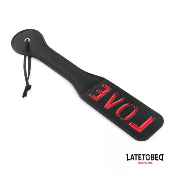 LateToBed – paskoló LOVE felirattal