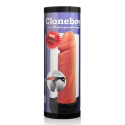   Cloneboy – péniszmásoló készlet hámmal és tapadótalppal (világos bőr)