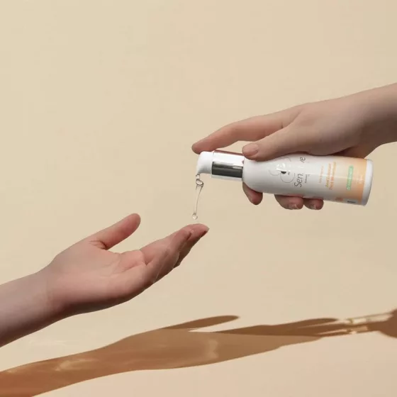 EasyGlide Sensitive vízbázisú síkosító, anál használatra (150 ml).
