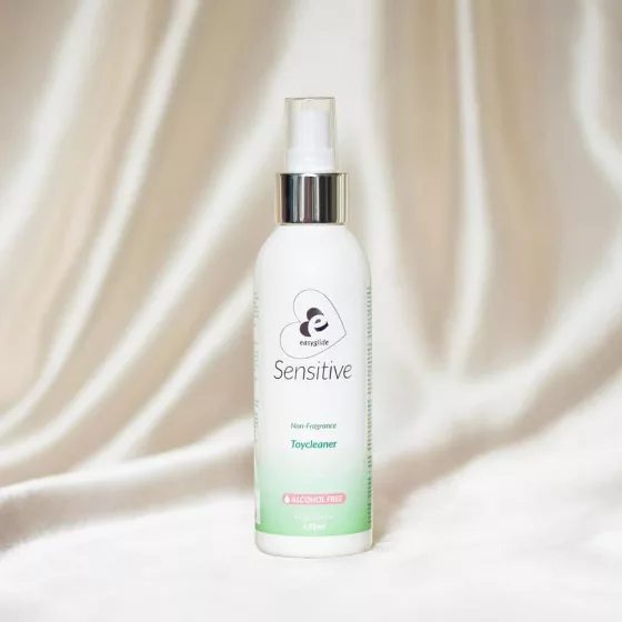 EasyGlide Sensitive tisztító és fertőtlenítő folyadék (150 ml).